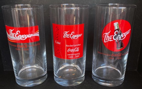 310002-2 € 12,00 coca cola glas set van 3 Enjoyer 2004 D6 H 13,5 cm.jpeg